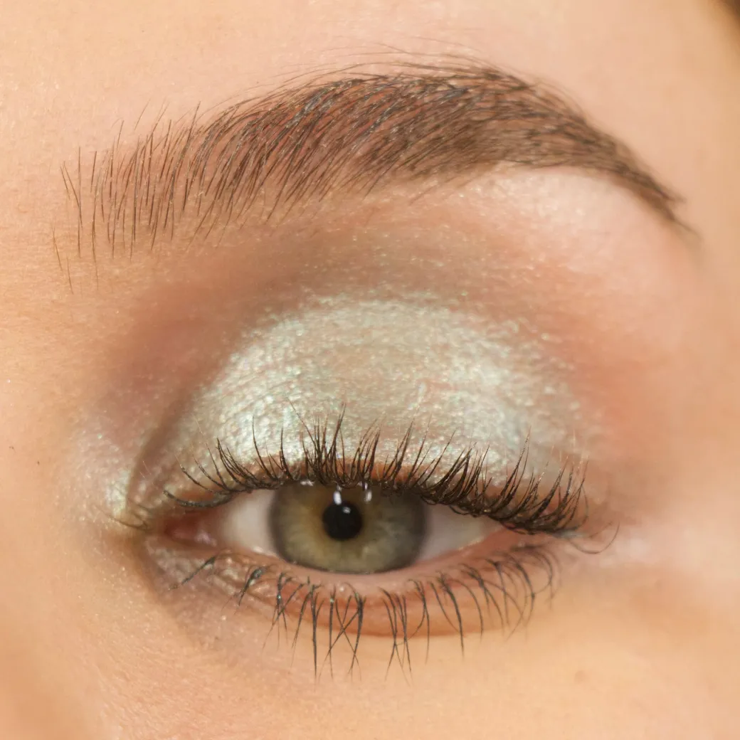Makeup Revolution Lustre Wand Shadow Stick Teal Pop