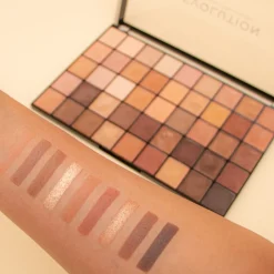 Makeup Revolution Maxi Reloaded Shadow Palette Nudes