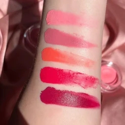 Makeup Revolution Mousse Blusher Juicy Fuchsia Pink