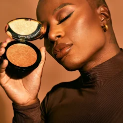 Makeup Revolution x The Plastic Boy Splendour Highlighter