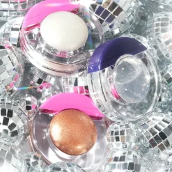 Relove by Revolution Dancing Queen Glitter Ball Liquid Highlighter Golden Energy