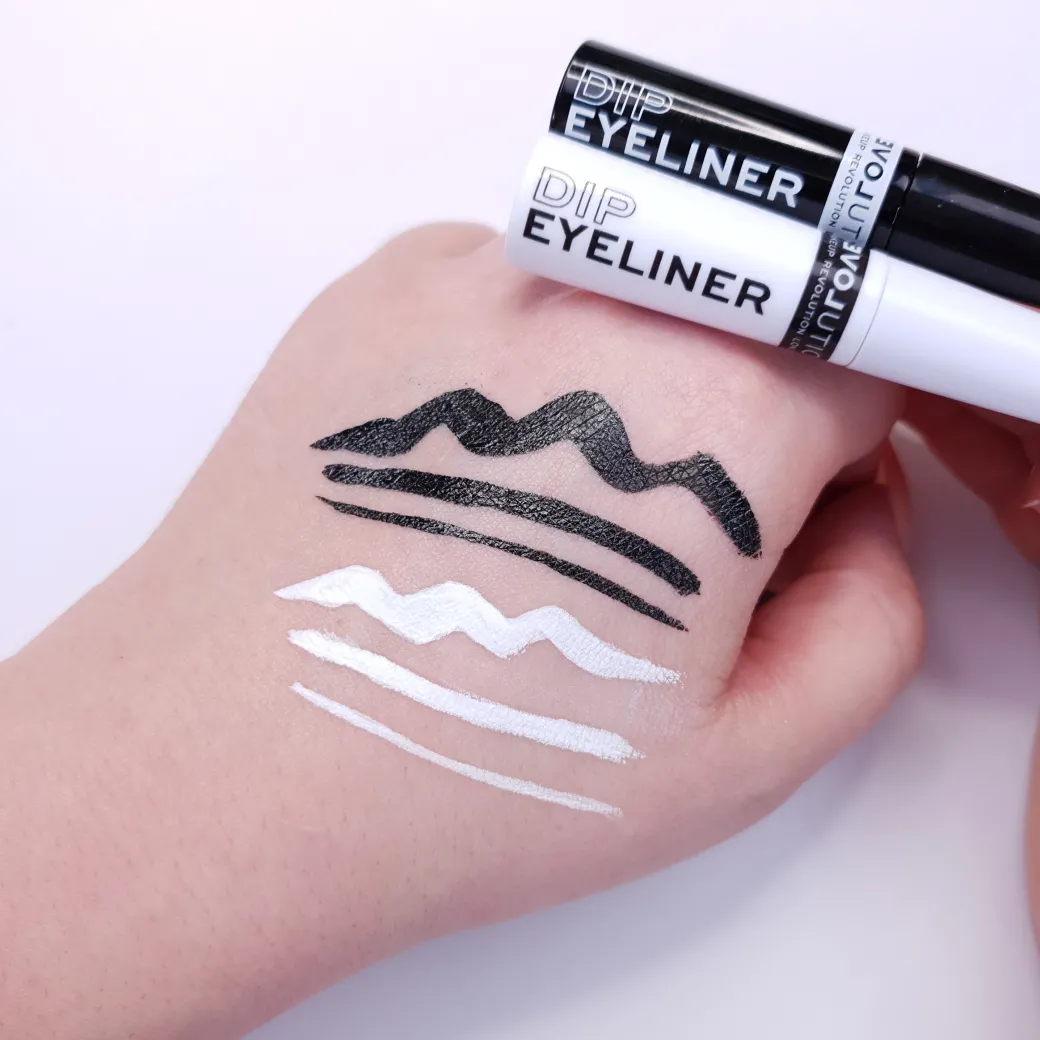 Relove by Revolution Dip Eyeliner Black